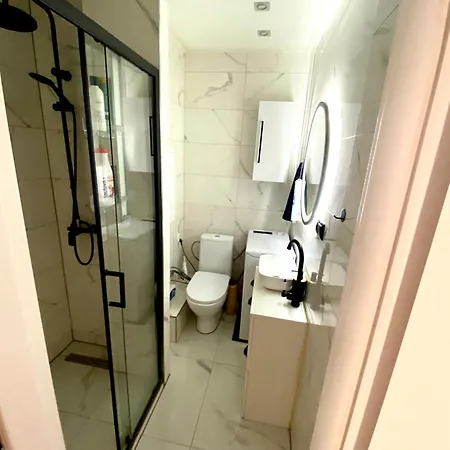 Sukromny Apartman S Pohodlim Domova